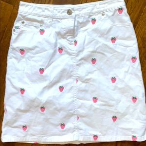 Lilly 🍓 white denim skirt